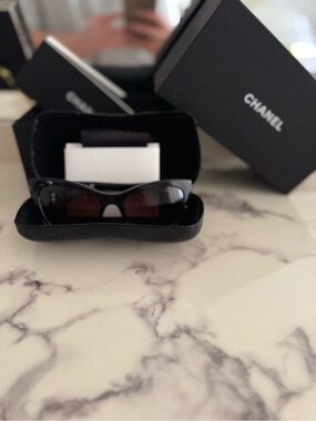 CHANEL Black/Beige Ombré Cat-Eye Sunglasses with Dark Brown Lenses
